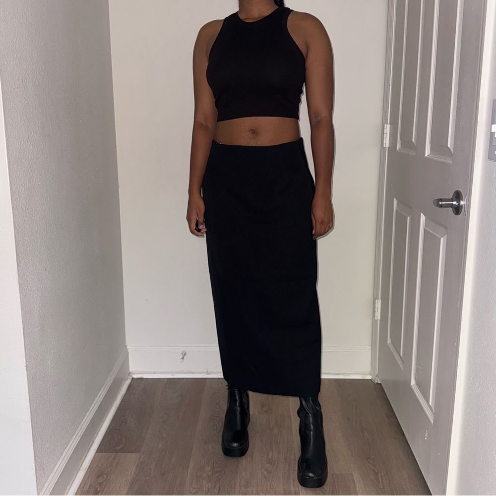 black maxi skirt